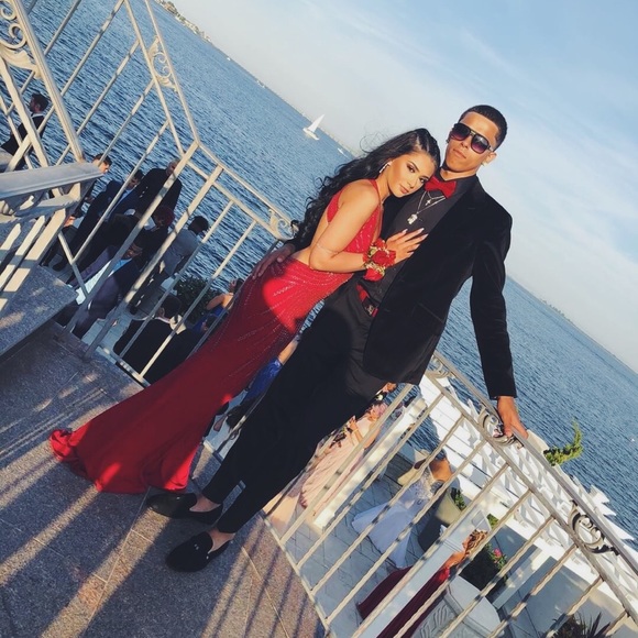 Red prom dress - Picture 6 of 7